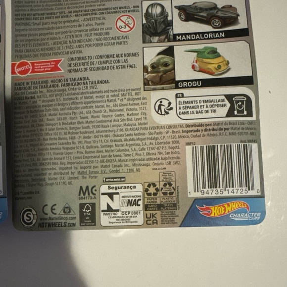 Hot Wheels Disney 100th 2023 Grogu and Mandolorian NEW - Picture 3 of 3